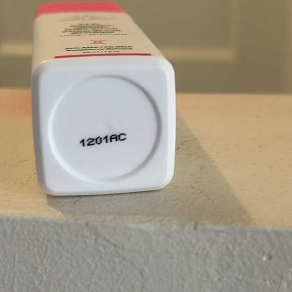 Drunk Elephant T.L.C. Framboos Glycolic Night Serum - Picture 4 of 4